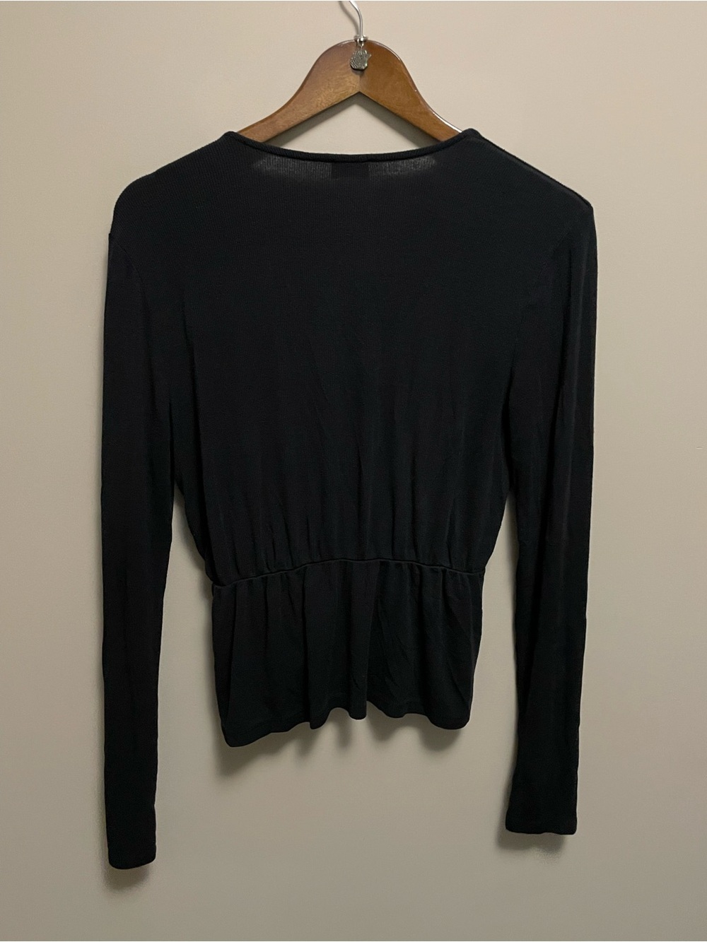 Wilfred Aritzia Black Cross Front Long Sleeve Deep V-Neck Shirt Women’s Medium - Picture 7 of 10